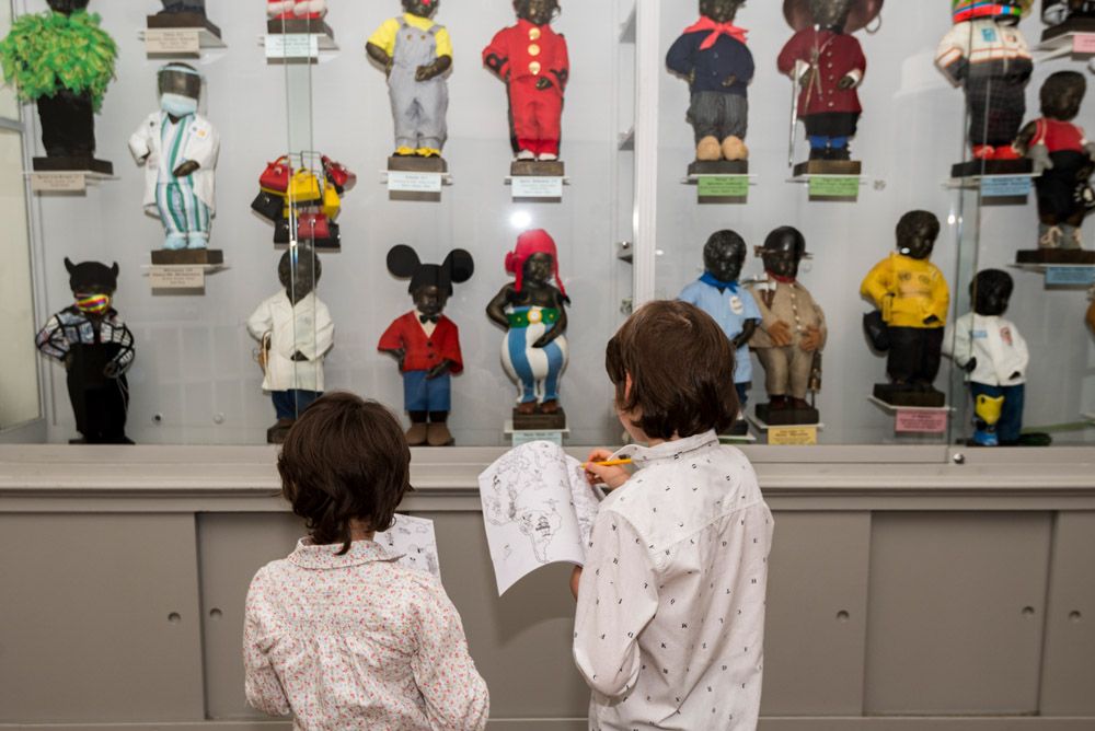 E. Gomez - GardeRobe MannekenPis